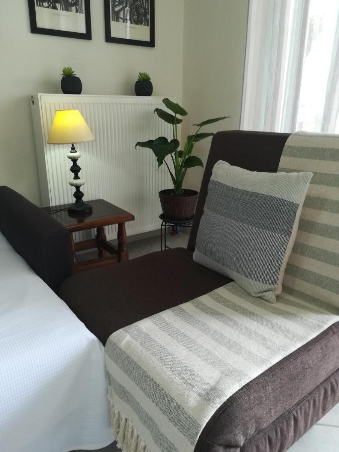 Apartment Ey Zhn Néa Khilí Екстериор снимка