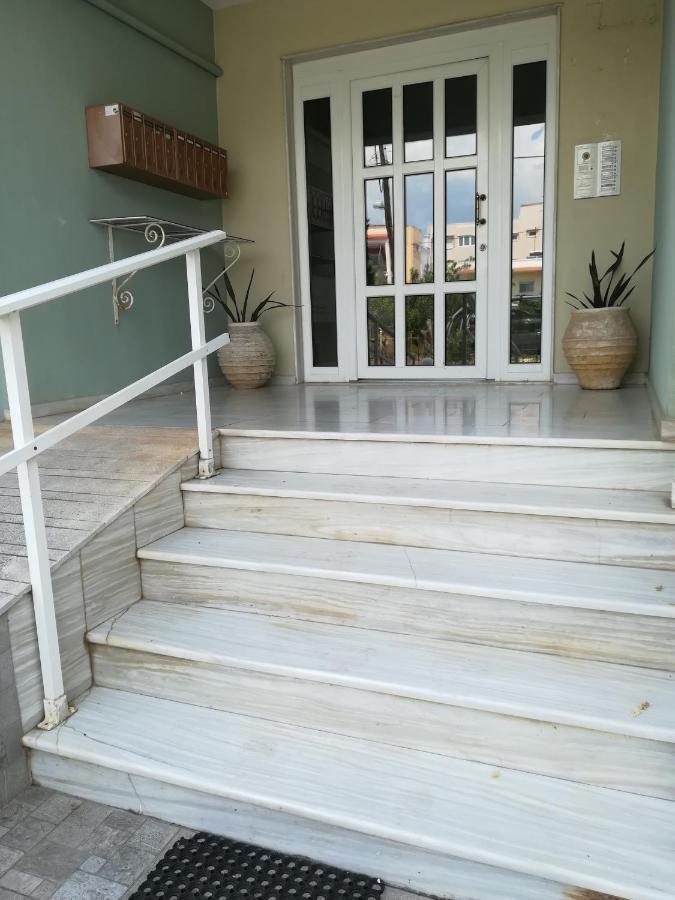 Apartment Ey Zhn Néa Khilí Екстериор снимка