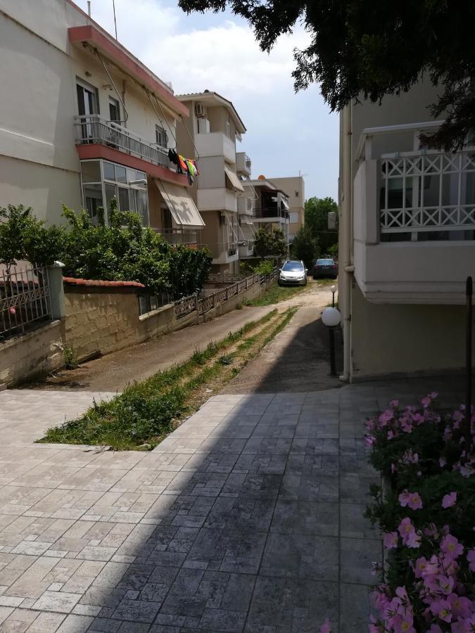 Apartment Ey Zhn Néa Khilí Екстериор снимка