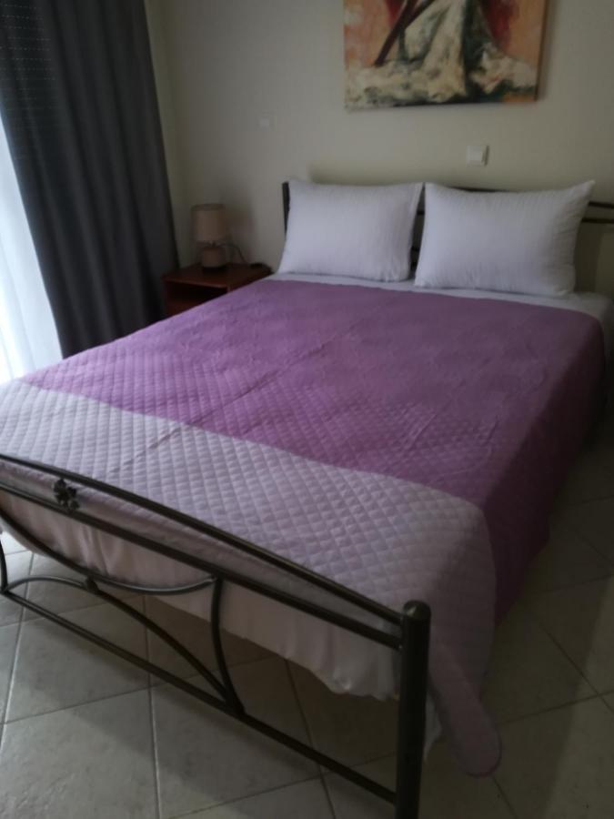 Apartment Ey Zhn Néa Khilí Екстериор снимка