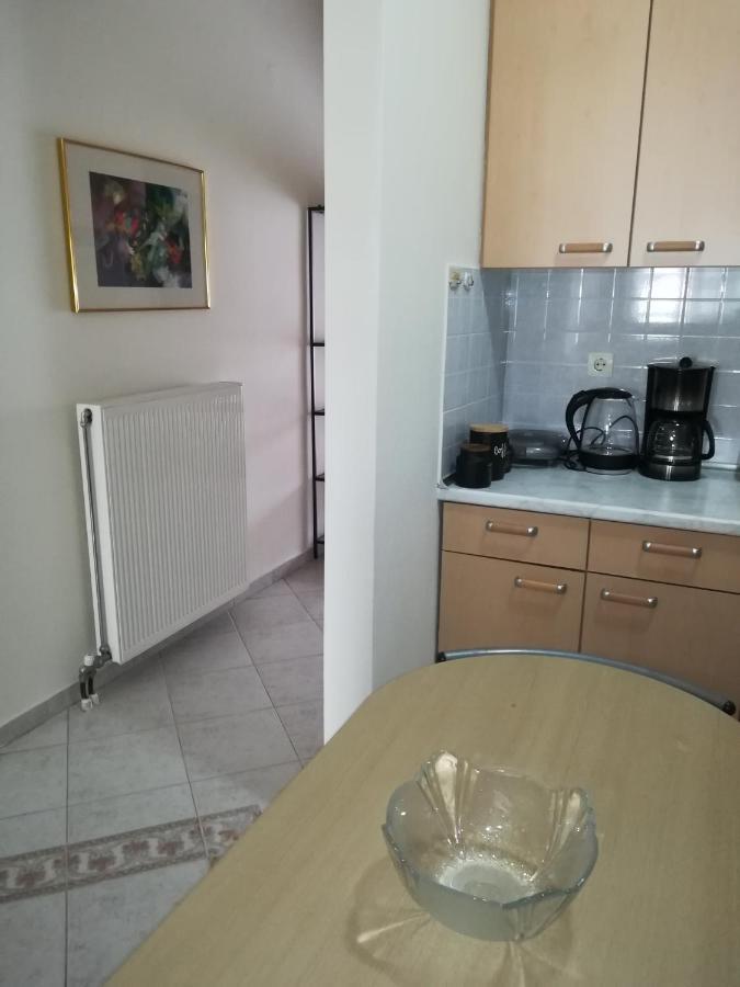 Apartment Ey Zhn Néa Khilí Екстериор снимка
